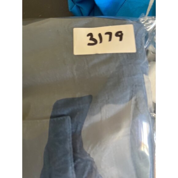 Vintage Blue Silk Camp Shirt Short Sleeve Embossed Floral Pattern Beachy Vacati - Picture 9 of 9